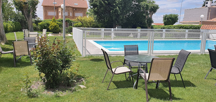 Photos du propriétaire hôtels Hostal Restaurante Carolina 37427 Pedrosillo el Ralo