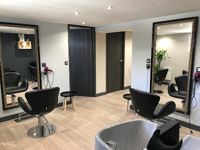 AU SALON AIX'THETIQUE à Venelles