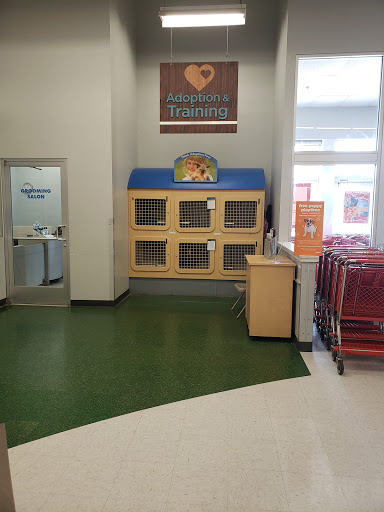 Pet Supply Store «Petco Animal Supplies», reviews and photos, 1660 Orchard Gateway Blvd, North Aurora, IL 60542, USA