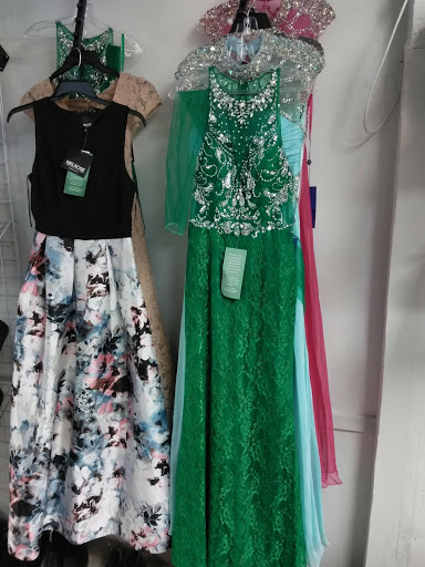 Shopping Mall «New London Plaza Shopping Center», reviews and photos, 2296 Henry Clower Blvd SW, Snellville, GA 30078, USA