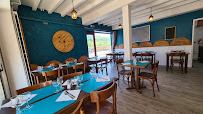 Atmosphère du Bar restaurant Les Dépôts à Saint-Didier-sur-Beaujeu - n°4