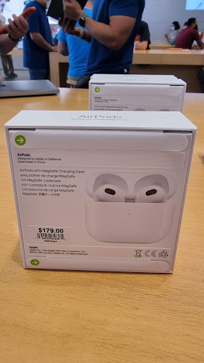 Computer Store «Apple Pasadena», reviews and photos, 54 W Colorado Blvd, Pasadena, CA 91105, USA