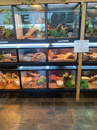 Pet Supply Store «House of Pets Inc», reviews and photos, 29500 Ford Rd, Garden City, MI 48135, USA