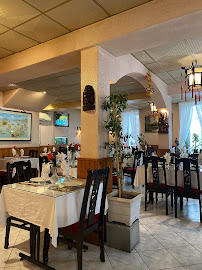 Atmosphère du Restaurant cambodgien Restaurant Le Palais d'Angkor à Vichy - n°1