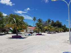 Fainu Island Beach'in fotoğrafı geniş bir kıyı şeridi ile birlikte