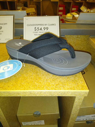 Shoe Store «DSW Designer Shoe Warehouse», reviews and photos, 917 Hartford Turnpike, Waterford, CT 06385, USA