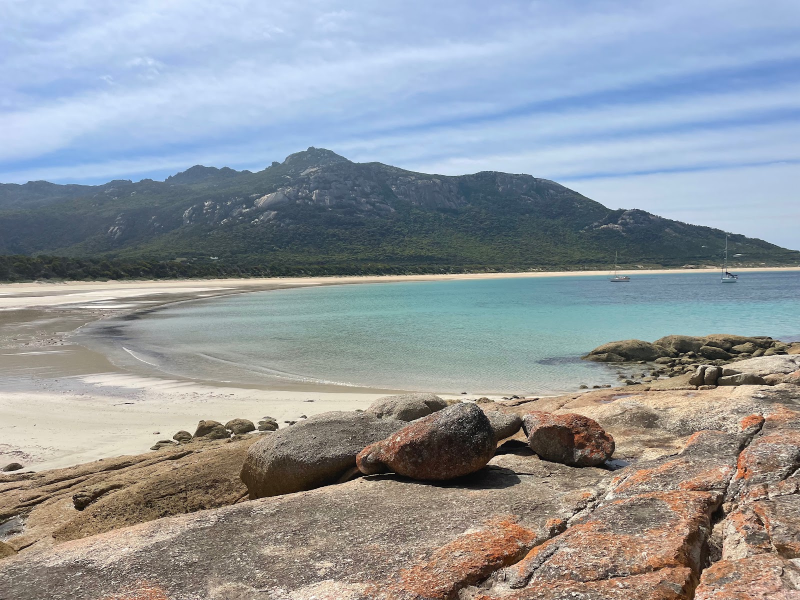 Photo de Trousers Point Beach avec rivage droit, long