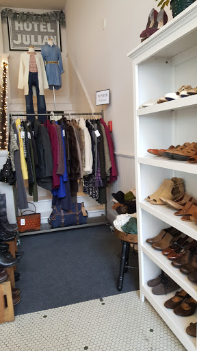 Consignment Shop «re•volve», reviews and photos, 103 SW 2nd St, Corvallis, OR 97333, USA