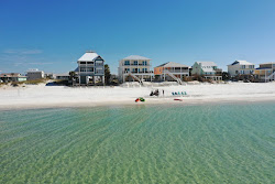 Gulf Pines beach'in fotoğrafı düz ve uzun ile birlikte