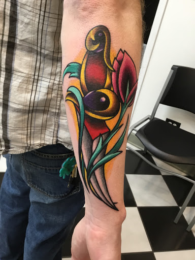 Body Piercing Shop «Wasted Youth Tattoo & PMA Piercing», reviews and photos, 1335 Lakeside Dr #1, Romeoville, IL 60446, USA