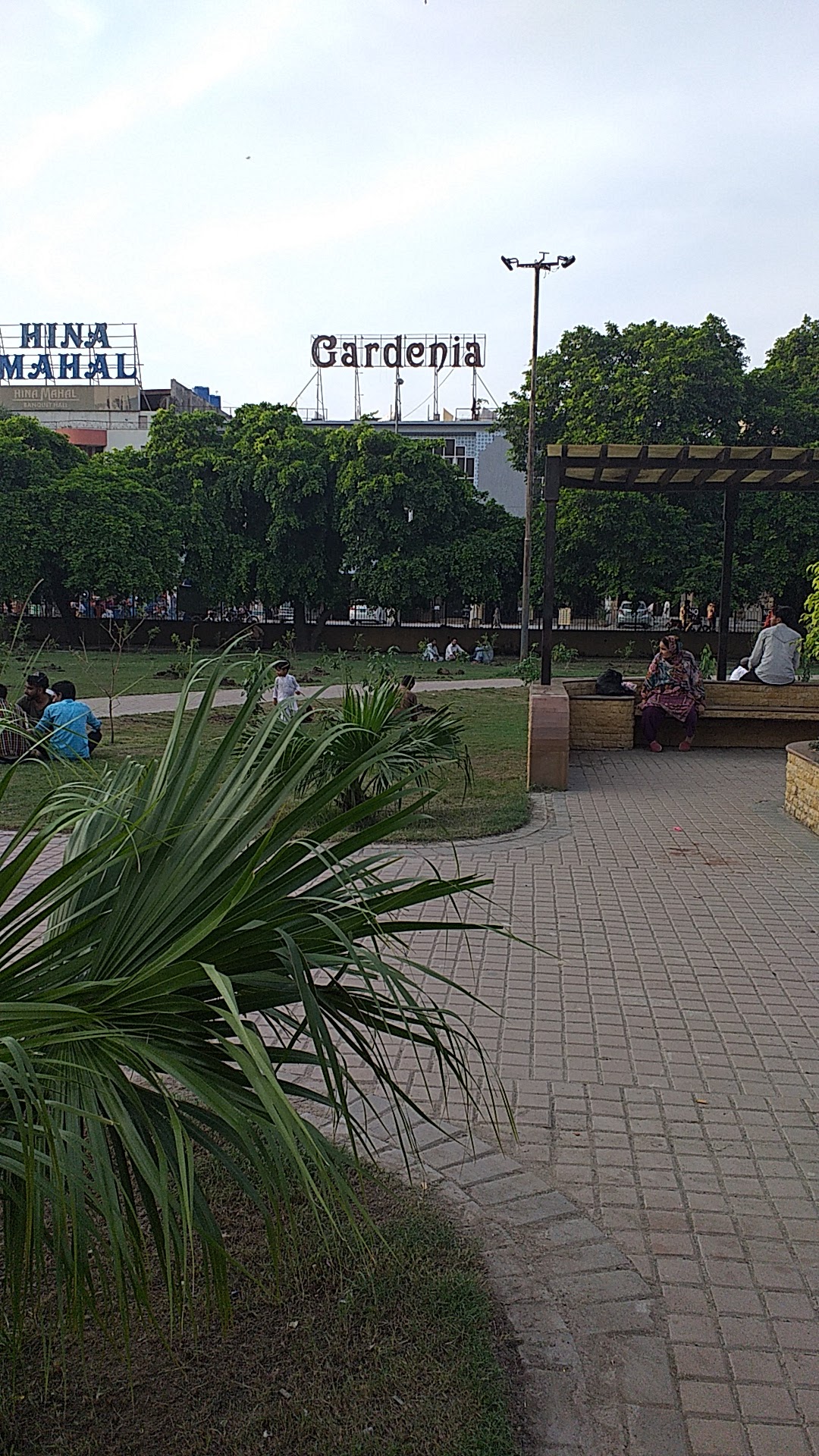 Moon market Park gulshan e ravi