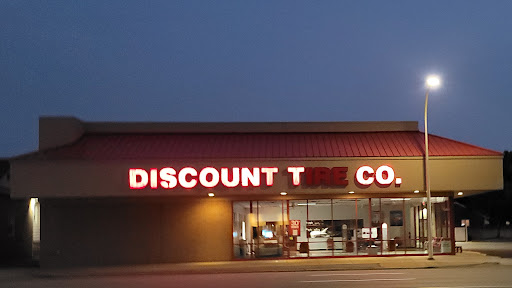 Tire Shop «Discount Tire Store», reviews and photos, 25125 Ford Rd, Dearborn, MI 48128, USA