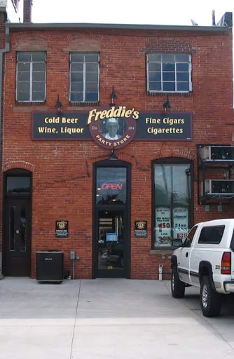 Convenience Store «Freddies Party Store», reviews and photos, 116 S Washington St, Owosso, MI 48867, USA