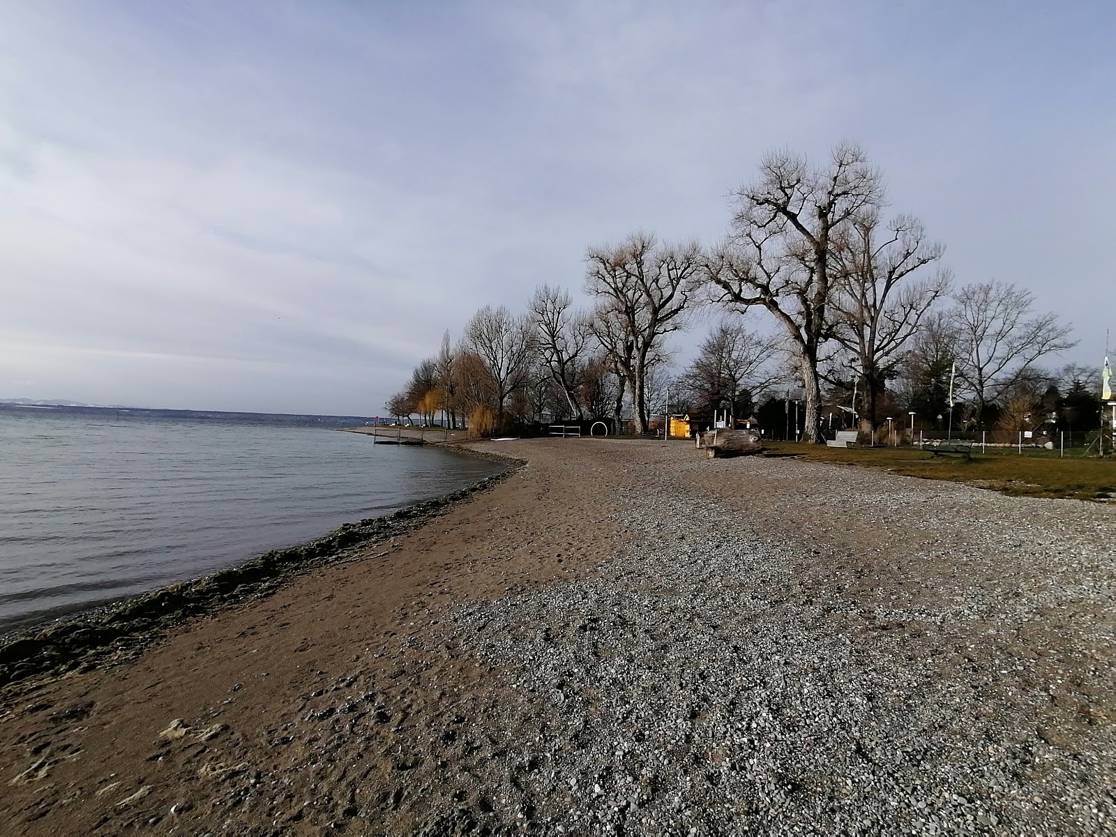 Zdjęcie Freier Badestrand z prosta linia brzegowa