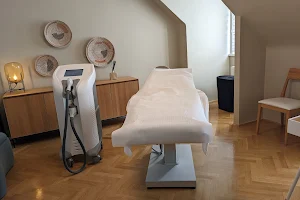 DermaHome Wien | dauerhafte Haarentfernung, Laser Haarentfernung, Kryolipolyse und mehr image