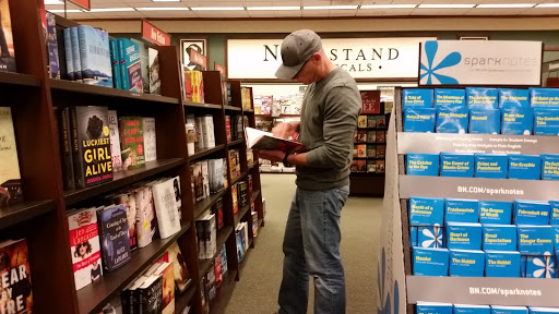 Book Store «Barnes & Noble», reviews and photos, 1212 Greenbrier Pkwy, Chesapeake, VA 23320, USA