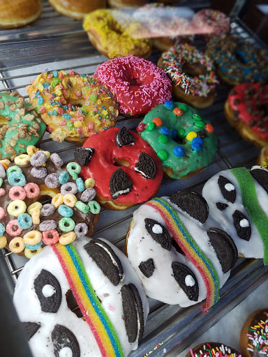 Donut Shop «Daily Fresh Donuts», reviews and photos, 1154 W Yosemite Ave, Manteca, CA 95337, USA