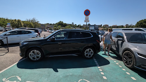 Borne de recharge de véhicules électriques Réseau eborn Charging Station Vallon-Pont-d'Arc
