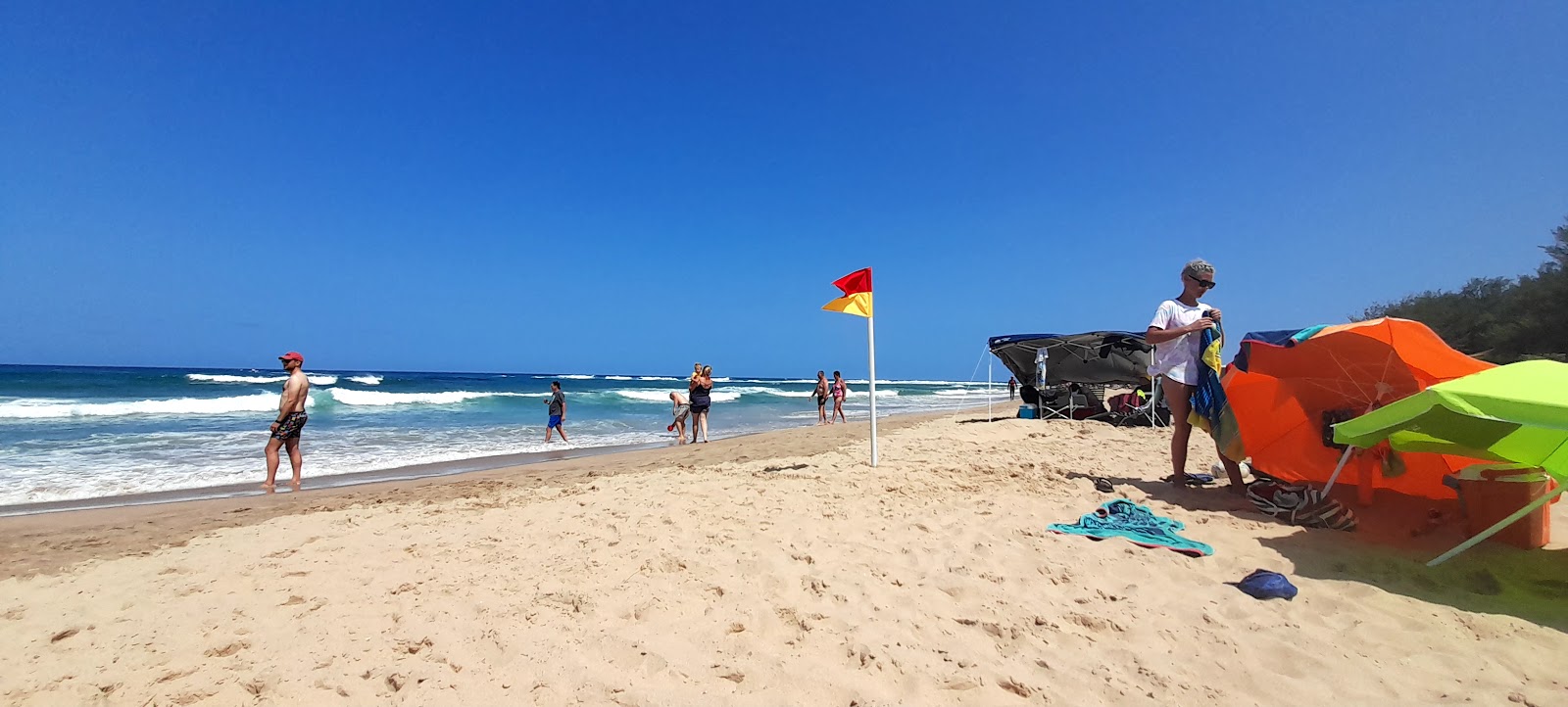 Cape Vidal beach'in fotoğrafı - rahatlamayı sevenler arasında popüler bir yer