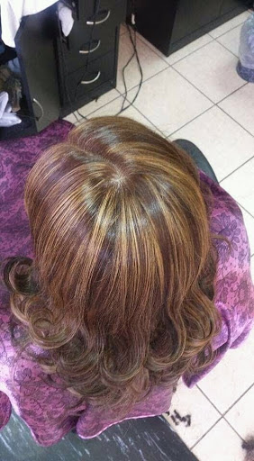 Beauty Salon «Kary Elys Hair Salon», reviews and photos, 111 N 6th St, Conroe, TX 77301, USA
