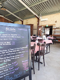 Photo n°3 de Restaurant Chez Grand'Mère à Les Ormes-sur-Voulzie ()
