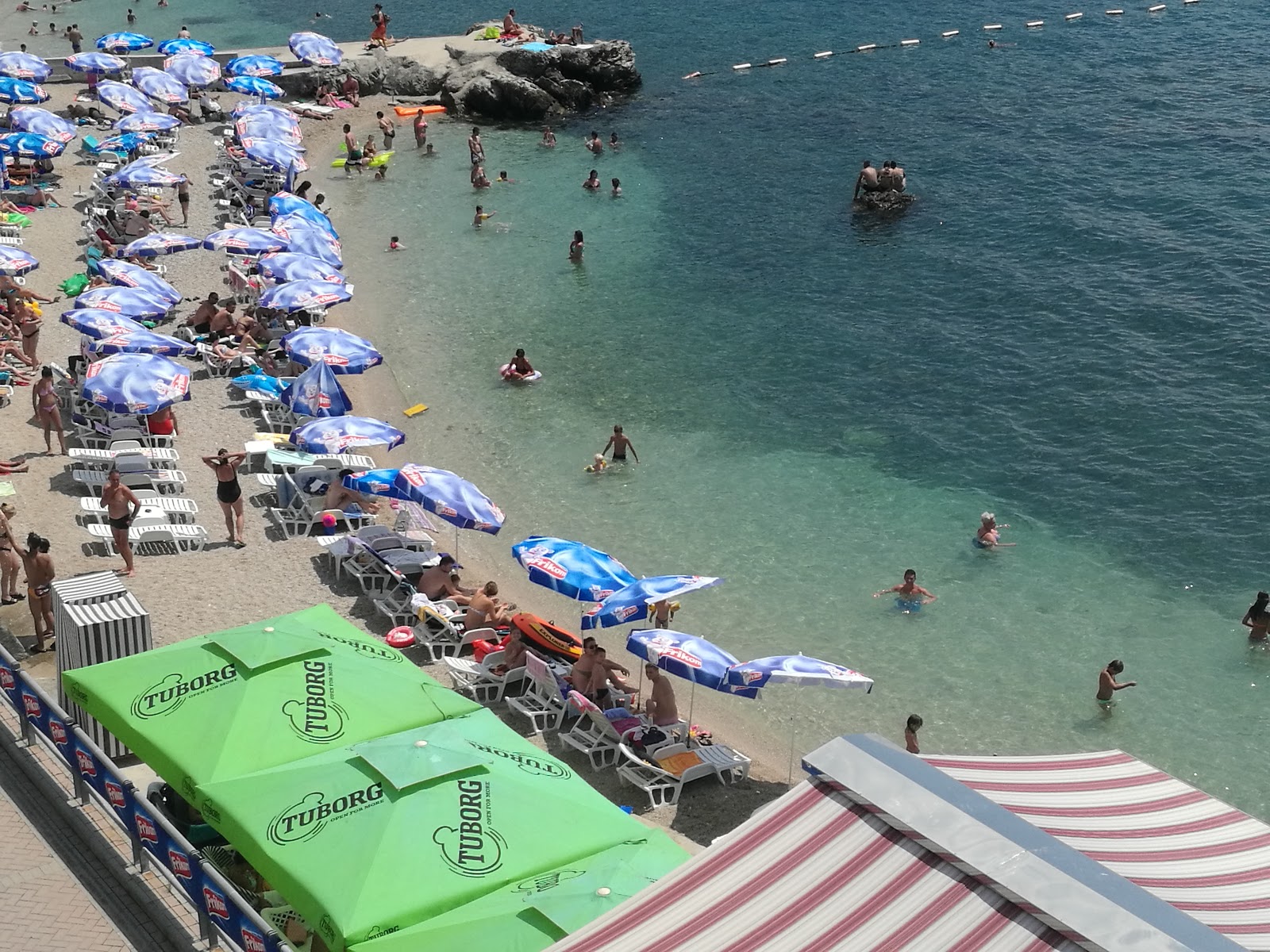Savina beach'in fotoğrafı - rahatlamayı sevenler arasında popüler bir yer