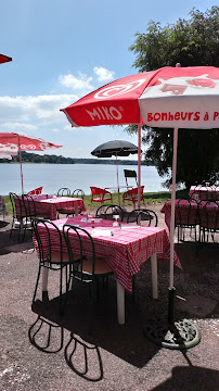 Atmosphère du Restaurant français Auberge du Lac à Saint-Fargeau - n°20