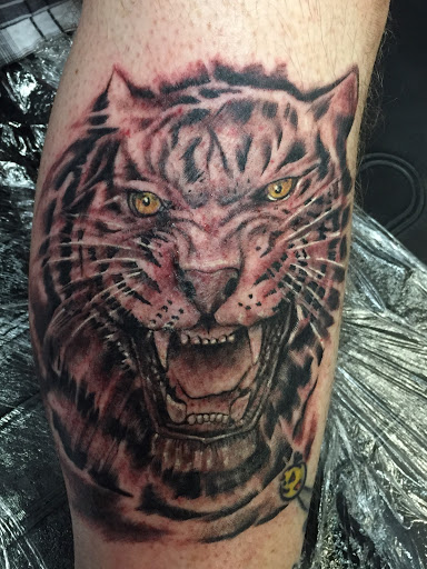 Explore tattoo ideas for aunt and niece, creative tattoo ideas in Garden Grove, available at Dr. Tattoo Studio