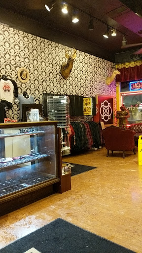 Tattoo Shop «Queen City Classic Tattoos», reviews and photos, 1323 Wabash Ave, Terre Haute, IN 47807, USA