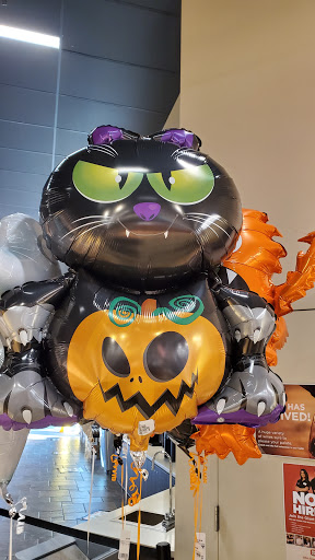 Supermarket «Giant Eagle Supermarket», reviews and photos, 5990 University Blvd #4, Coraopolis, PA 15108, USA