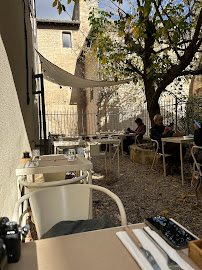 Atmosphère du Restaurant La Maison Favier à Saint-Rémy-de-Provence - n°10