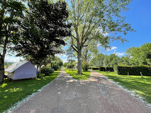 Photo n°48 de Camping Vert Auxois : Camping au bord du Canal de Bourgogne avec piscine / Côte d'Or à Pouilly-en-Auxois ()