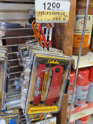 Sporting Goods Store «Bass Pro Shops», reviews and photos, 10040 Gulf Center Dr, Fort Myers, FL 33913, USA