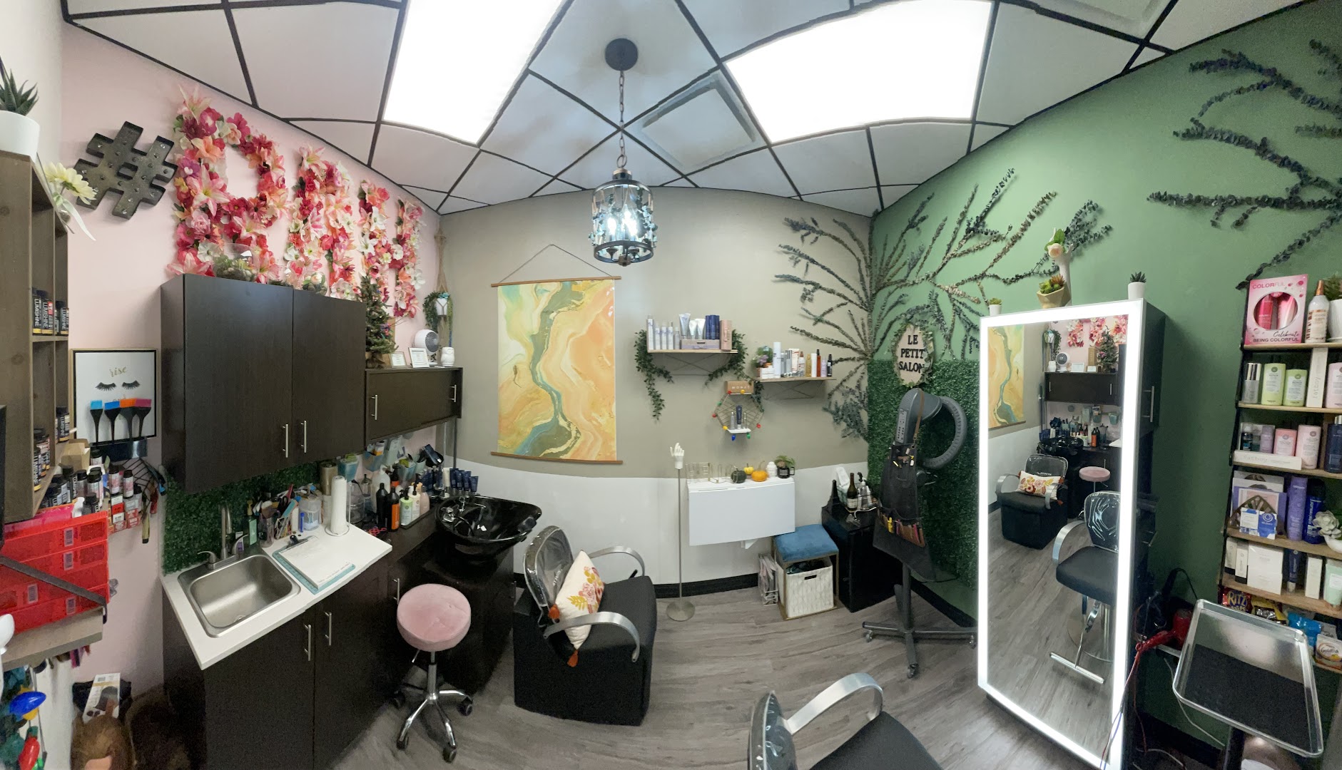 Acworth Hair Le Petit Salon studio