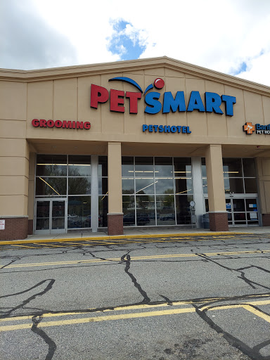 Pet Supply Store «PetSmart», reviews and photos, 265 Chelmsford St, Chelmsford, MA 01824, USA