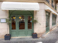 Photos du propriétaire du Restaurant français La Petite Tour à Paris - n°1