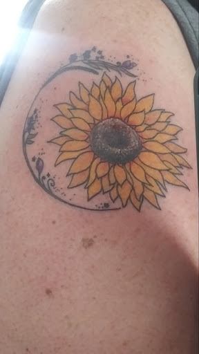 Tattoo Shop «Elektrik Chair», reviews and photos, 1201 E Douglas Ave, Wichita, KS 67211, USA