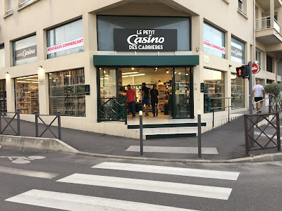 Le Petit Casino à Houilles