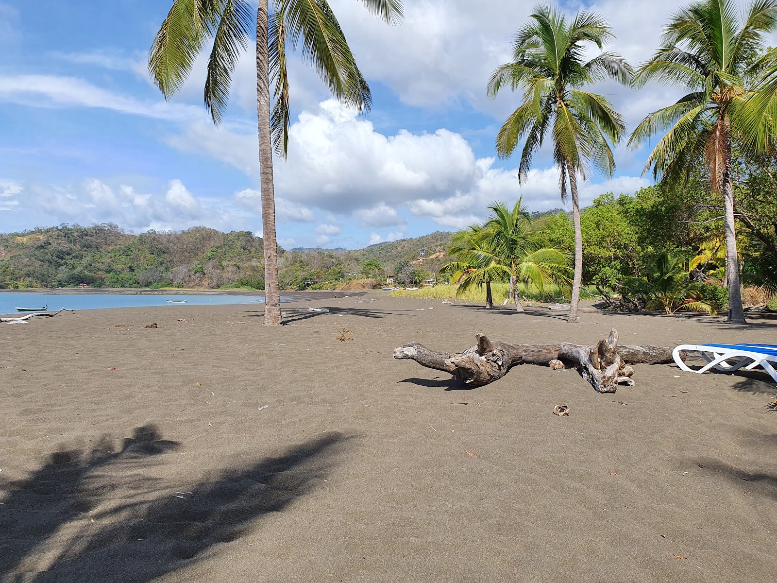 Foto von Los Buzos Beach mit lange, gerade küste