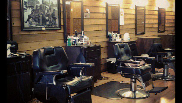 Donna's Barbershop 30078