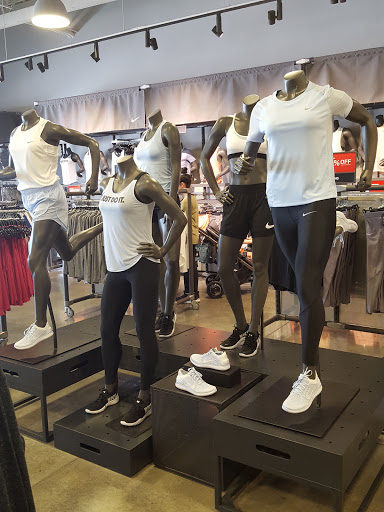 Clothing Store «Nike Factory Store», reviews and photos, 1475 N Burkhart Rd Suite C-200, Howell, MI 48855, USA