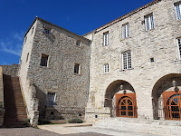 Mairie du Castellet du Restaurant de plats à emporter Lou Mestre Pin à Le Castellet - n°1