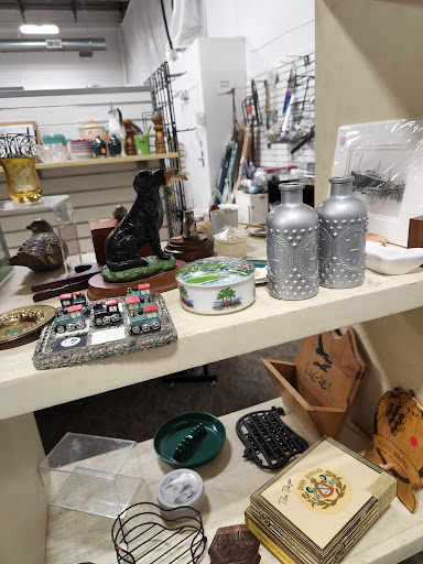 Thrift Store «Clothes Less Traveled», reviews and photos