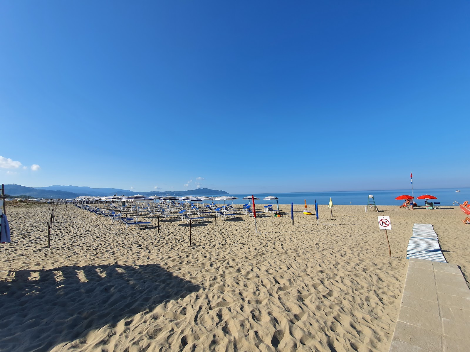 Fotografija Spiaggia Paestum z srednje stopnjo čistoče