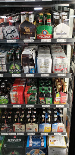 Liquor Store «Chicago Lake Liquors», reviews and photos, 825 E Lake St, Minneapolis, MN 55407, USA