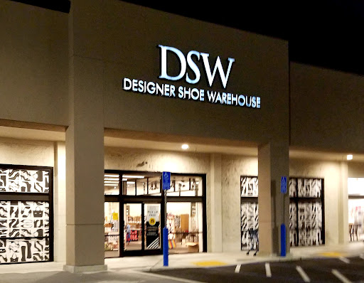 Shoe Store «DSW Designer Shoe Warehouse», reviews and photos, 7896 Dublin Blvd, Dublin, CA 94568, USA