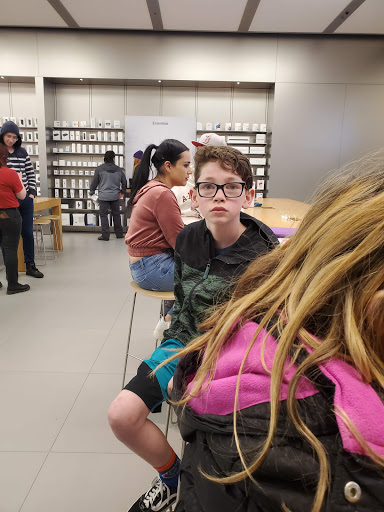 Computer Store «Apple Fashion Place», reviews and photos, 6191 State St, Murray, UT 84107, USA