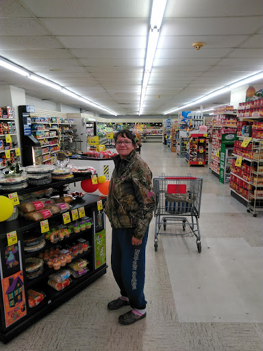 Grocery Store «Town & Country Supermarket», reviews and photos, 102 Main St, Gainesville, MO 65655, USA