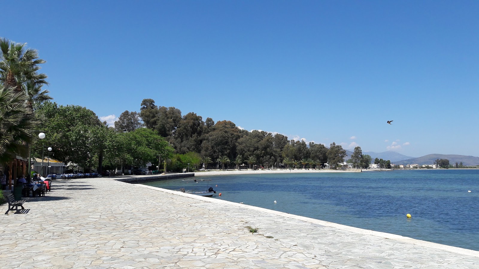 Foto di Myli Beach e il suo bellissimo paesaggio