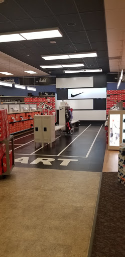 Shoe Store «Shoe Carnival», reviews and photos, 7085 Bakers Bridge Ave, Franklin, TN 37067, USA